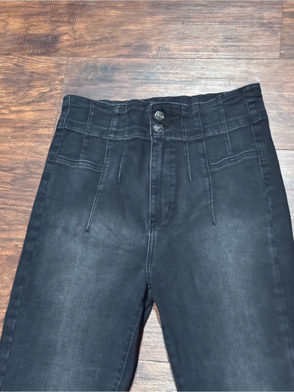 Free People "We The Free Jayde" flare jeans in a black wash - Picture 4 of 14